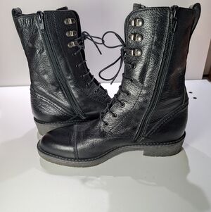 Pertini Black Leathe Boots With Side Zipper